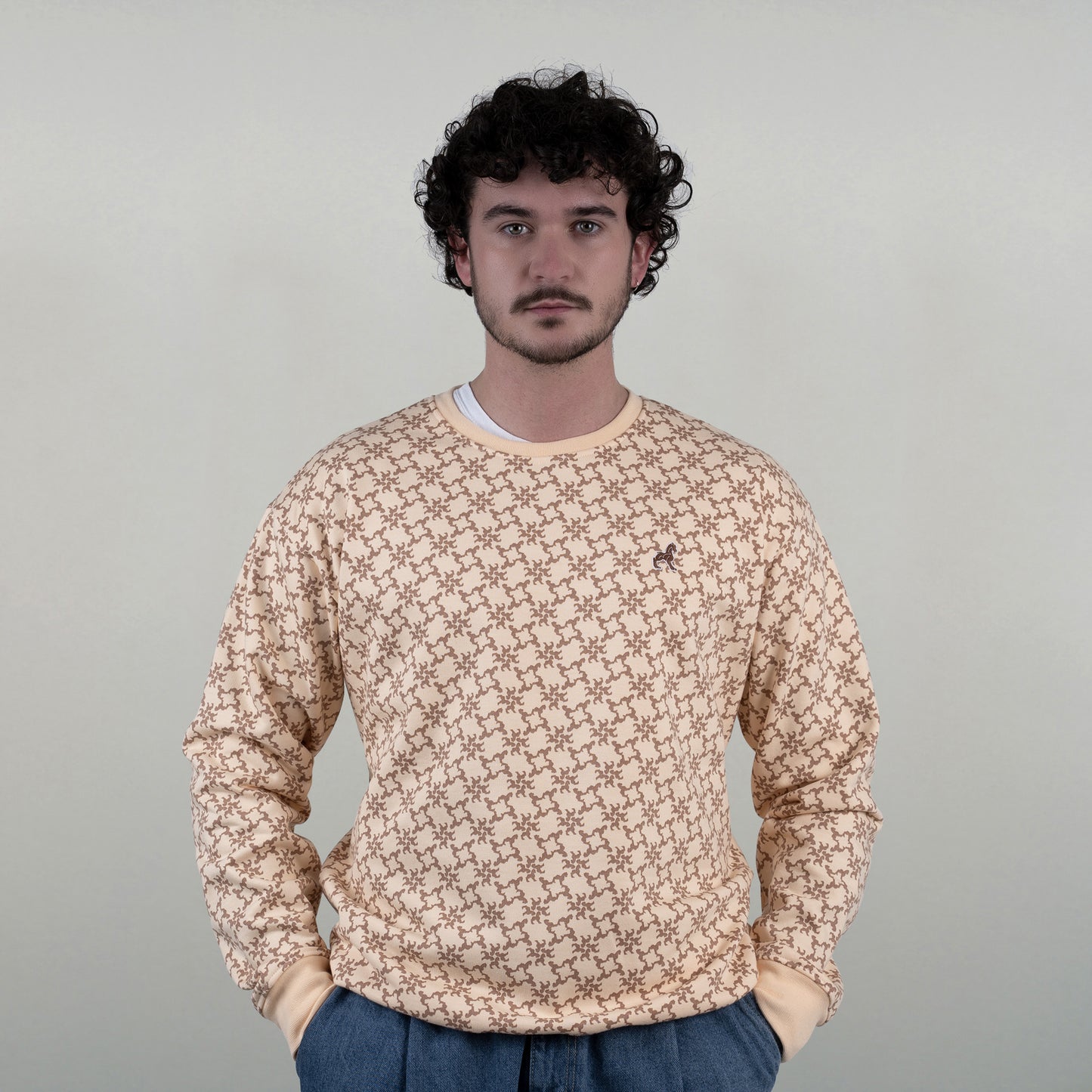 Vue de face, porté par un model masculin